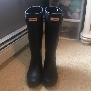 Hunter Tall Matte Black Rainboots